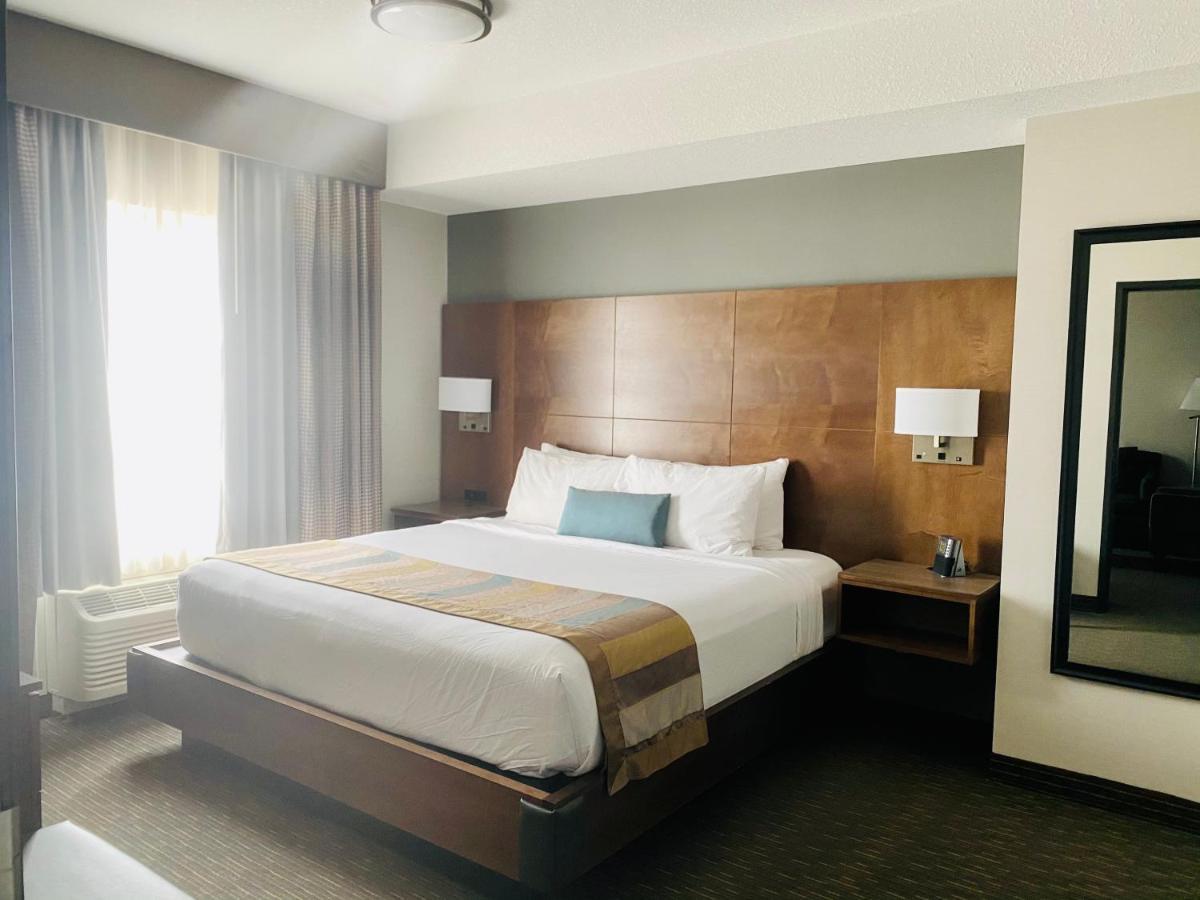 Wingate By Wyndham Calgary Airport Hotell Exteriör bild