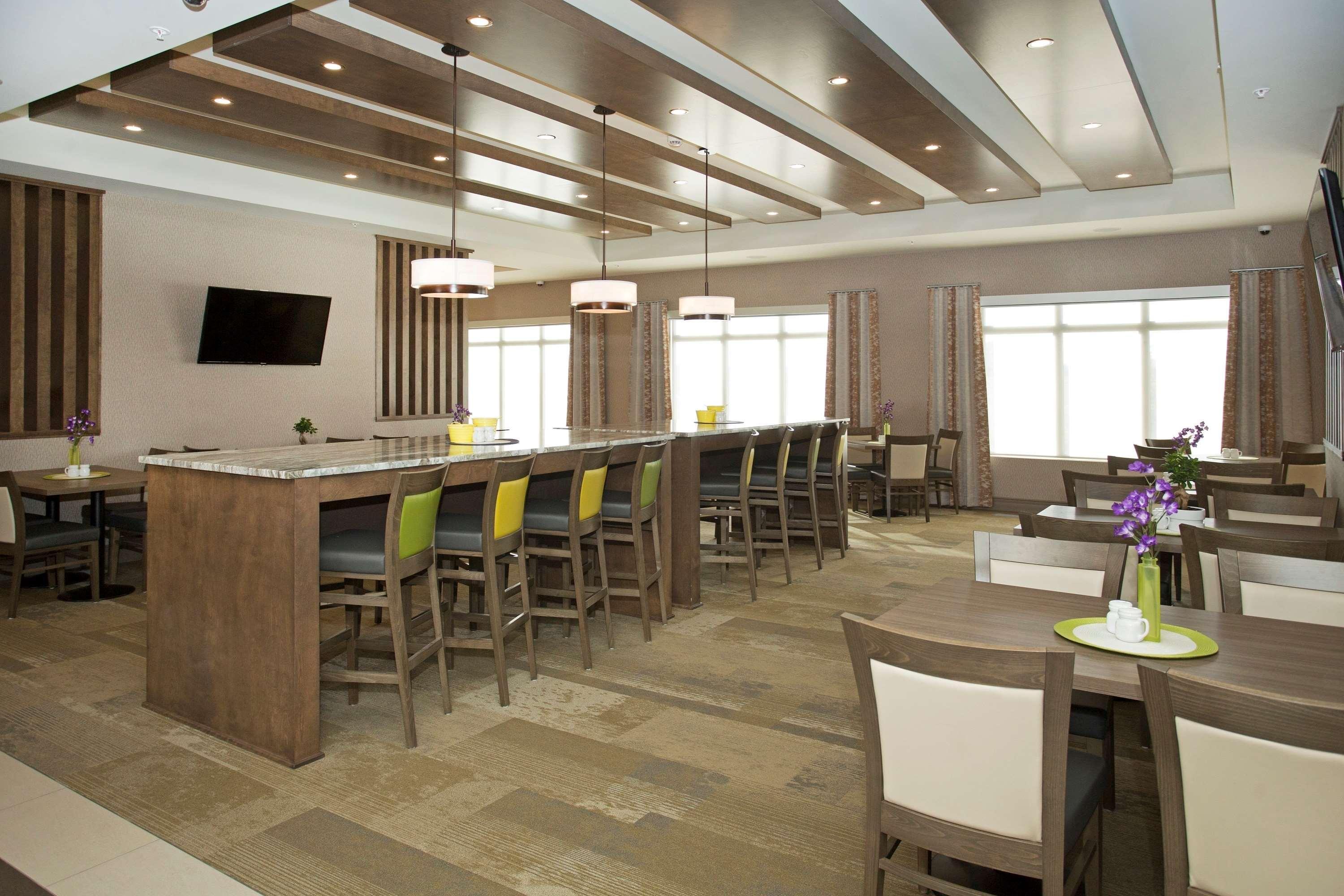 Wingate By Wyndham Calgary Airport Hotell Exteriör bild