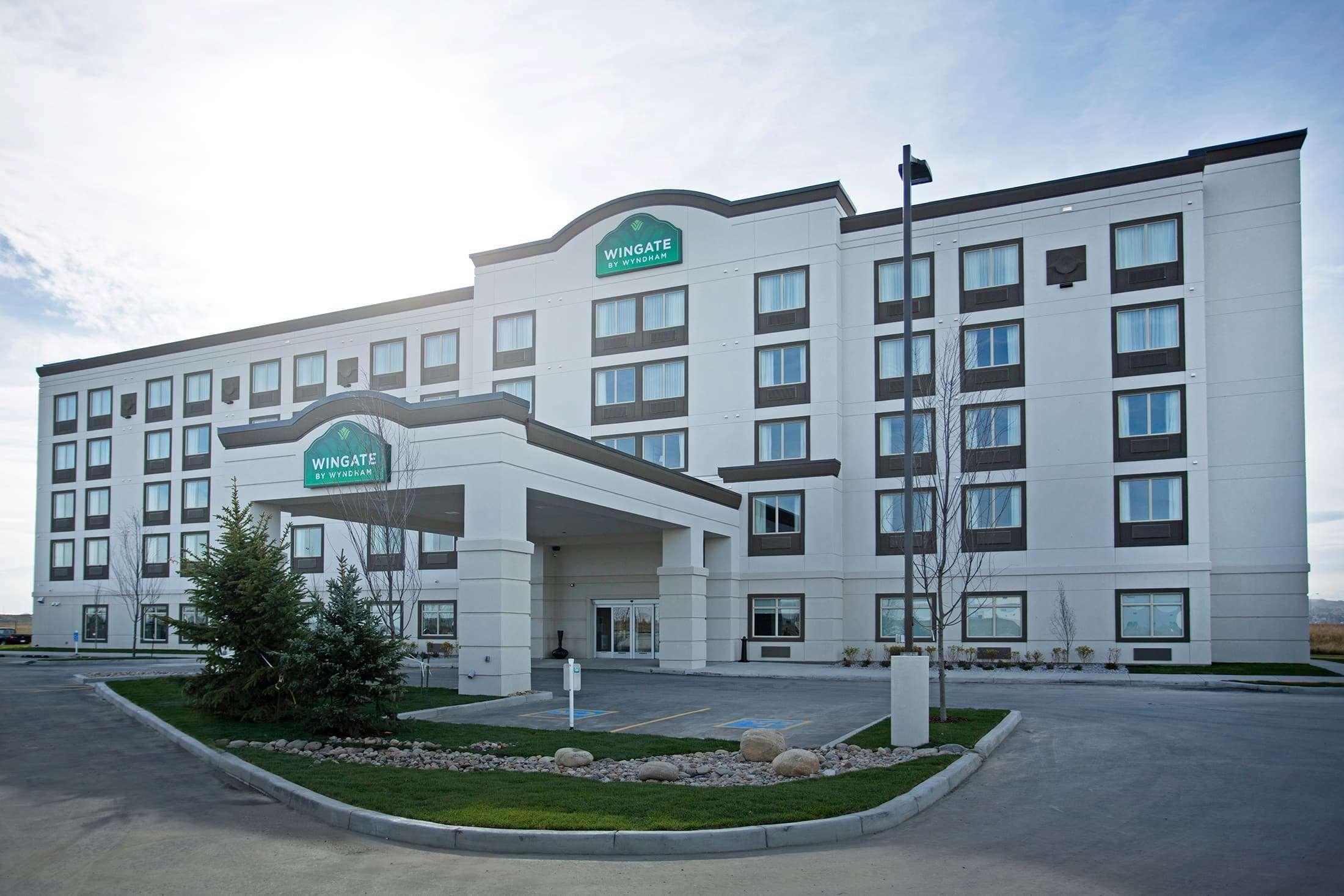 Wingate By Wyndham Calgary Airport Hotell Exteriör bild
