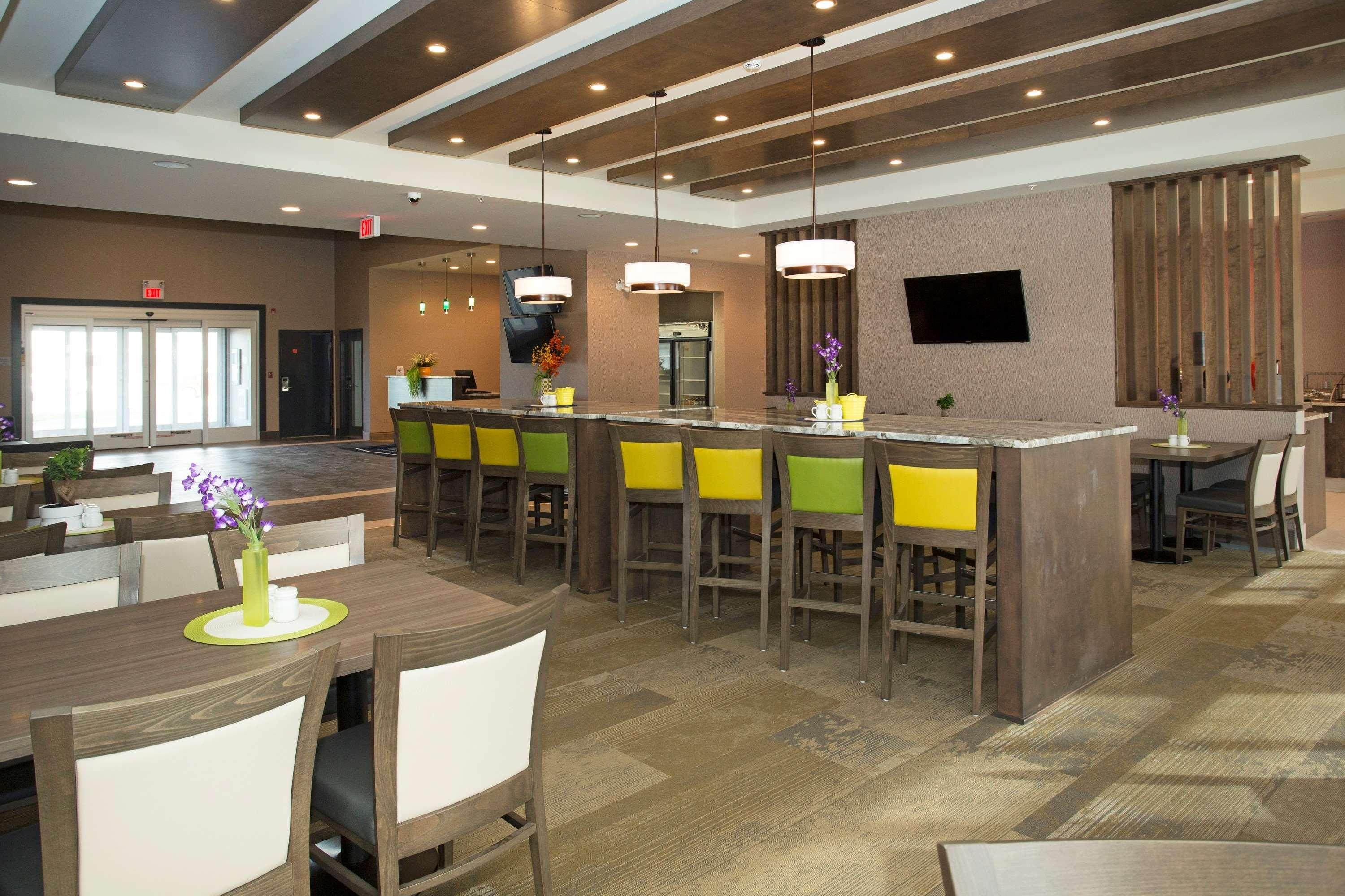 Wingate By Wyndham Calgary Airport Hotell Exteriör bild