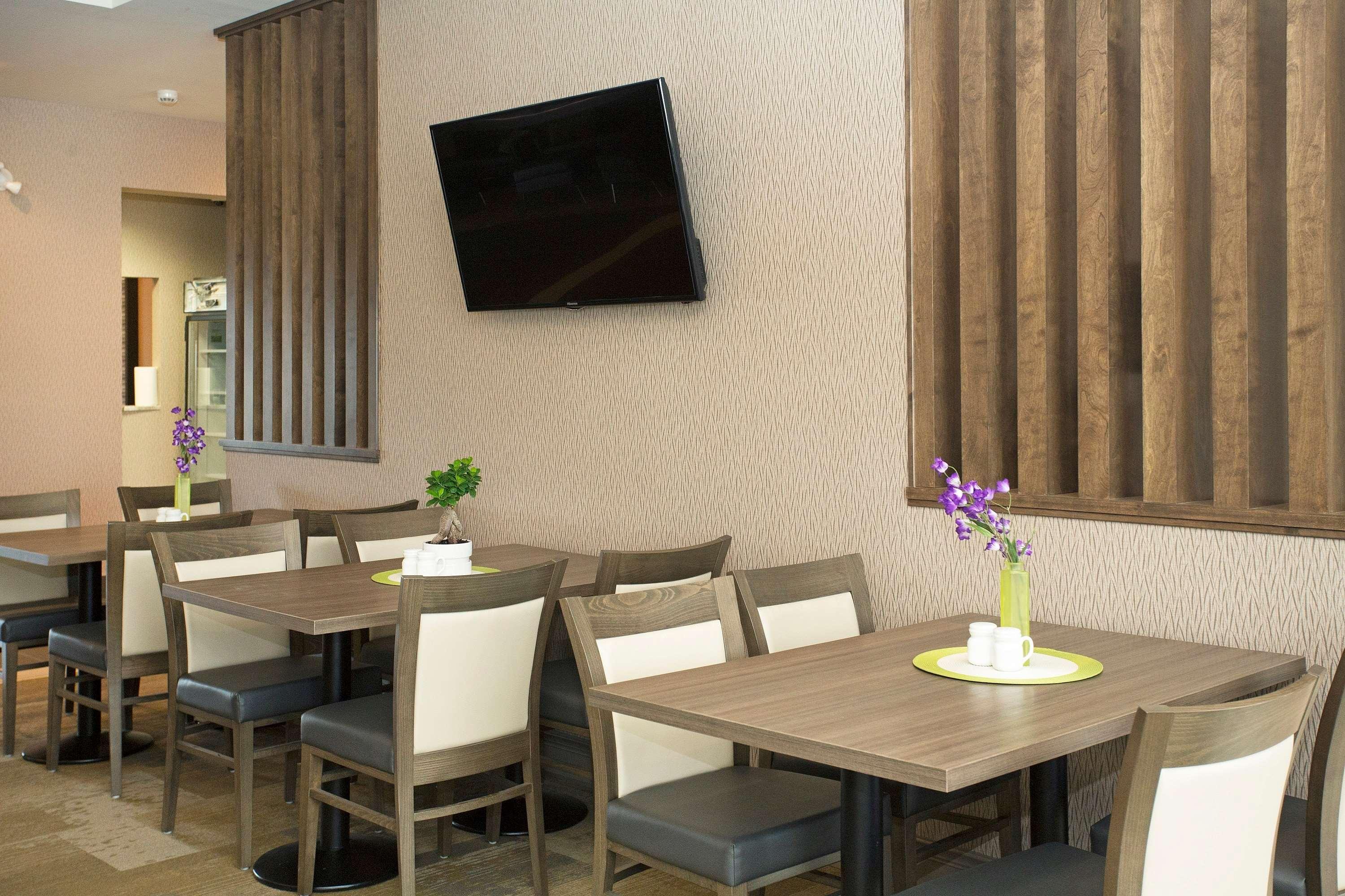 Wingate By Wyndham Calgary Airport Hotell Exteriör bild