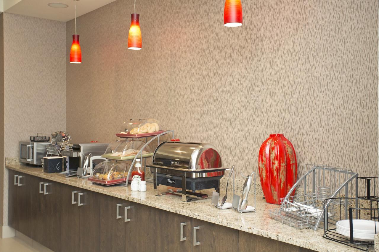 Wingate By Wyndham Calgary Airport Hotell Exteriör bild