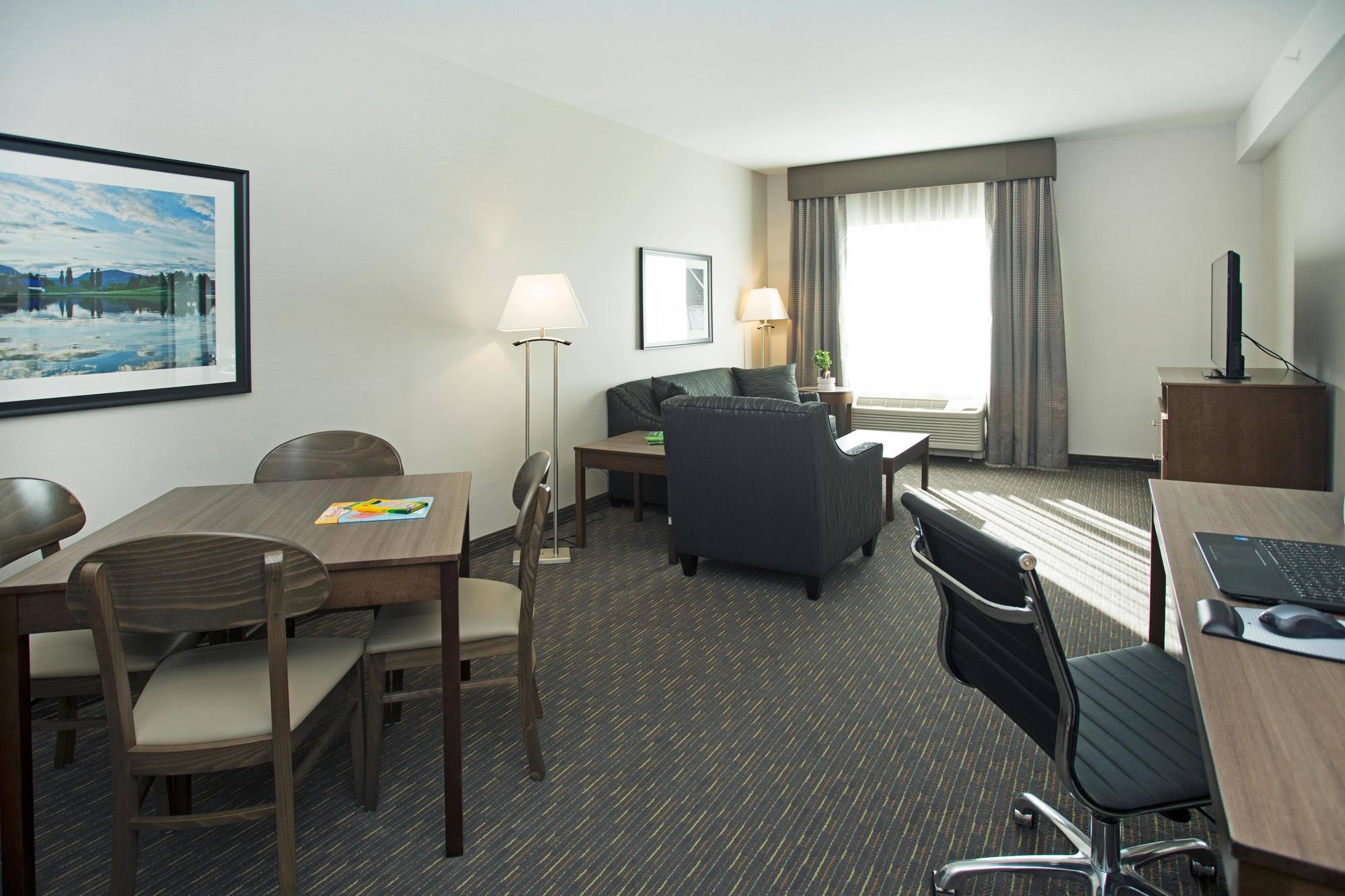 Wingate By Wyndham Calgary Airport Hotell Exteriör bild